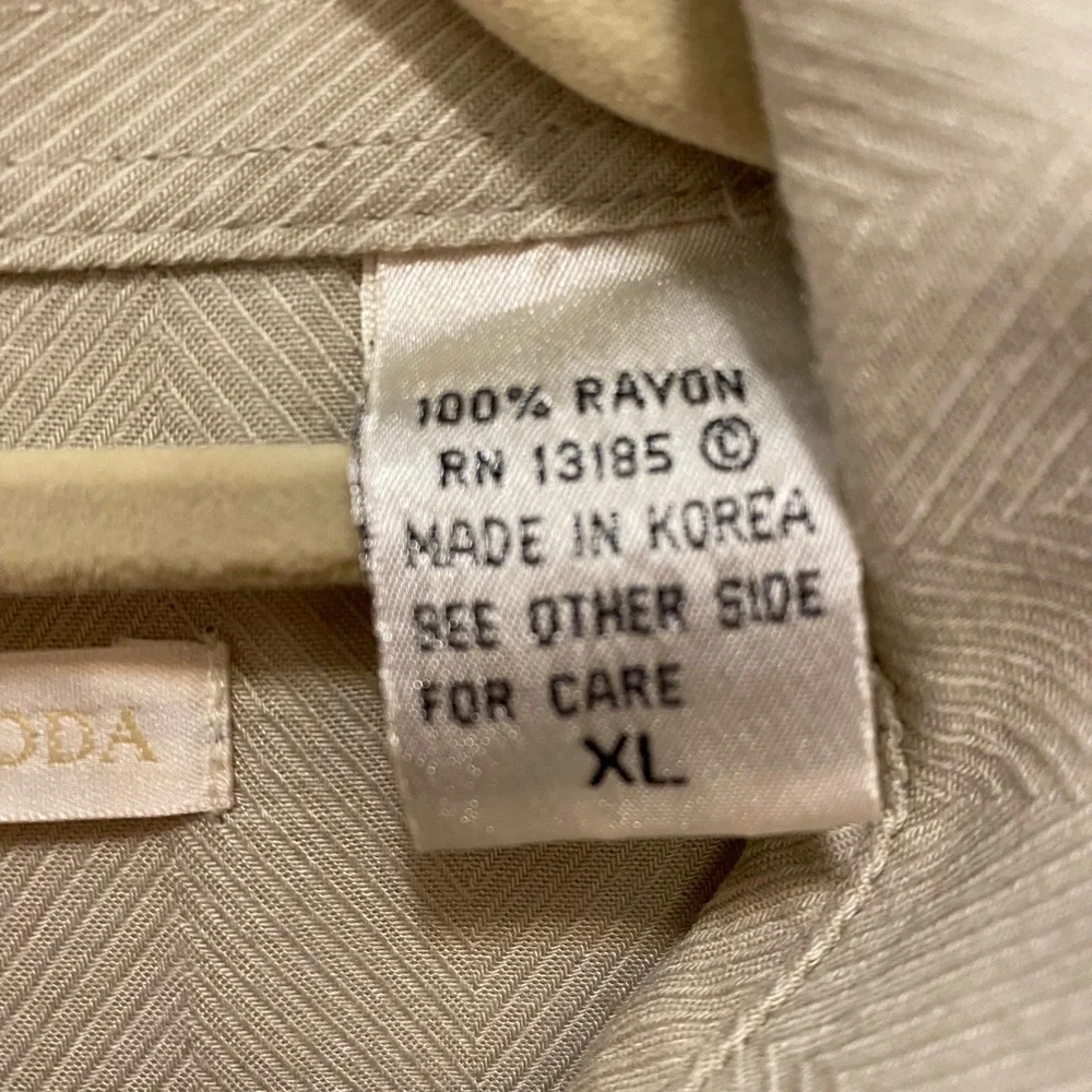 Men’s  CAMPIA XL short sleeve button down shirt in beige with diner logo. - Picture 6 of 12